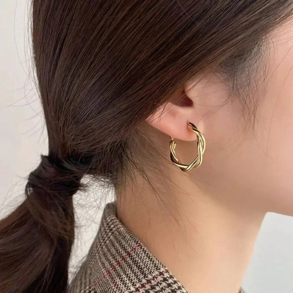 925 Sterling Silver Minimalist Twist Gold Small Hoop Earrings - Picture 6 of 11